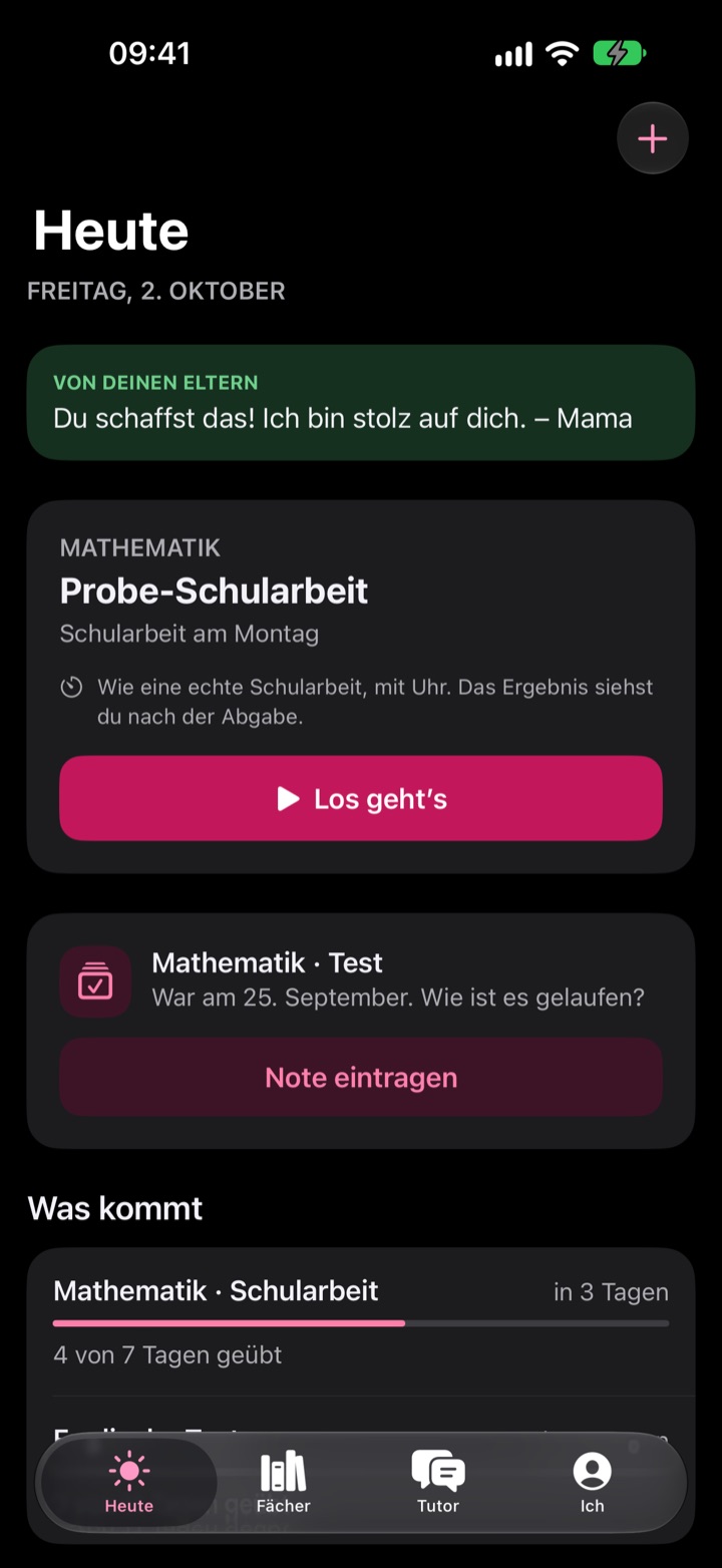 Heute-Ansicht im Dunkelmodus in der Akzentfarbe Beere